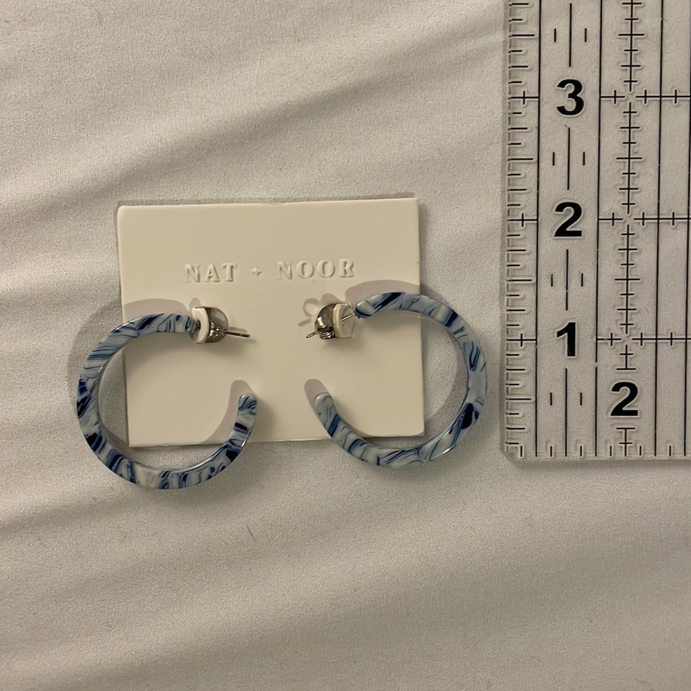 Boutique Earrings - Picture 5 of 5